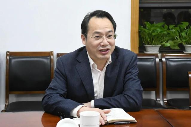 市委统战部副部长房剑森一行调研我校统战理论研究基地工作